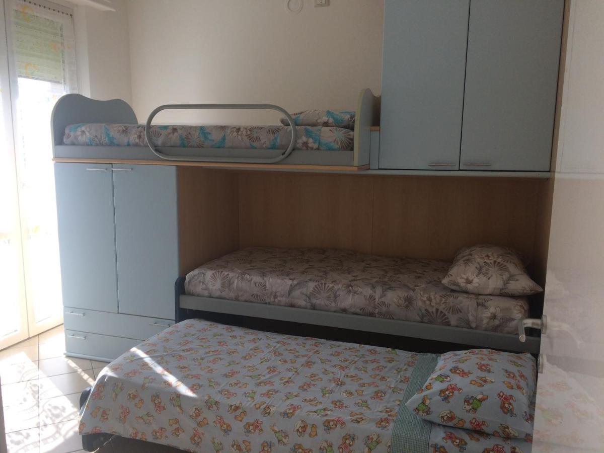 A Casa Di Nonna Luciana - Trilocale Con Giardino Apartment Ceriale Ngoại thất bức ảnh