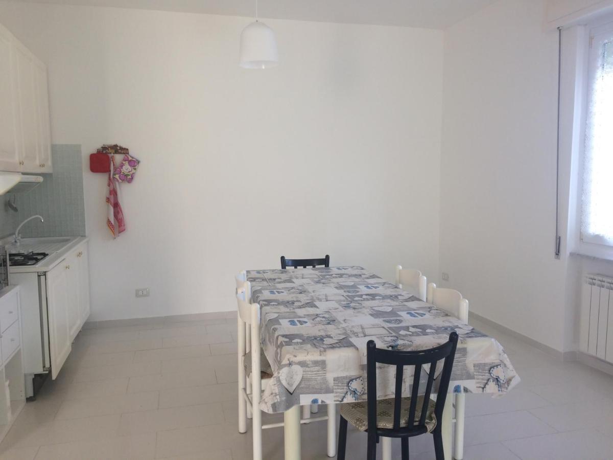 A Casa Di Nonna Luciana - Trilocale Con Giardino Apartment Ceriale Ngoại thất bức ảnh