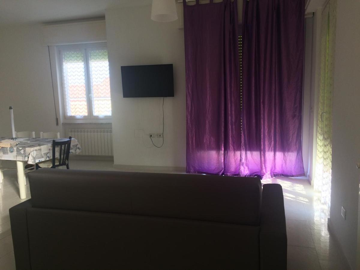 A Casa Di Nonna Luciana - Trilocale Con Giardino Apartment Ceriale Ngoại thất bức ảnh