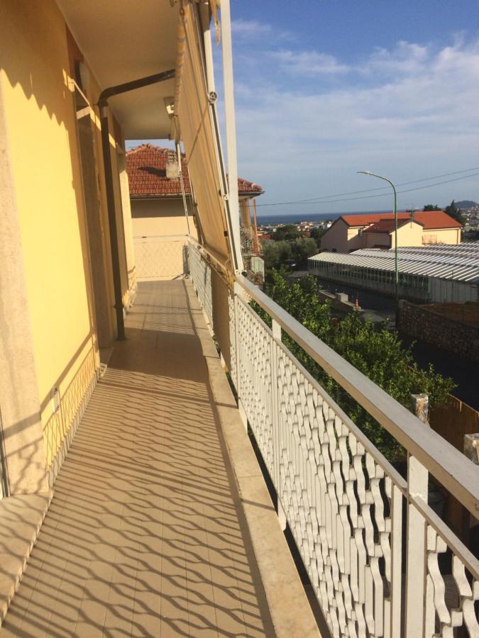 A Casa Di Nonna Luciana - Trilocale Con Giardino Apartment Ceriale Ngoại thất bức ảnh